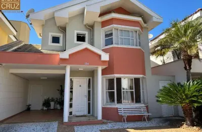 Imóvel pronto para morar, com quintal, área gourmet e piscina no bairro morato