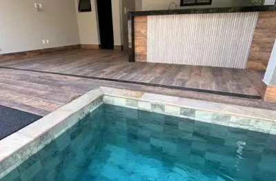 Imóvel novo. são 3 suítes e com piscina, em condomínio fechado. bairro: ondinhas