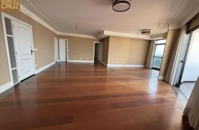 Apartamento ótimo, totalmente reformado e modernizado, completo de armários, em andar alto, com linda vista panorâmica. bairro: centro