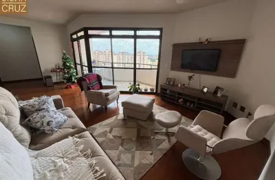 Apartamento andar alto, face norte, 3 suítes, completo de armários - pronto para morar! bairro: centro