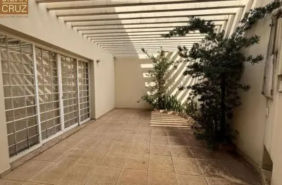 Casa ótima, com espaços generosos, 4 dormitórios (duas suítes), com área gourmet