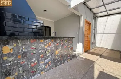 Casa nova, 3 dormitórios (uma suíte), com área gourmet e piscina