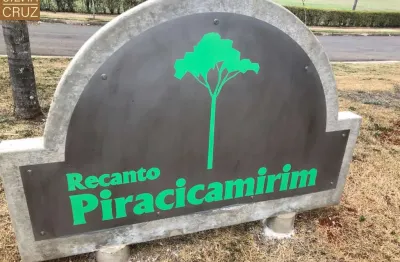 Terreno plano em residencial fechado, com estrutura de lazer no bairro Piracicamirim