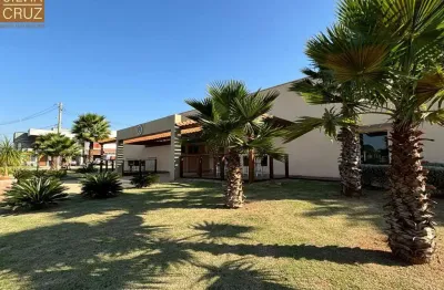 Terreno plano, ótimo, próximo da portaria, em condomínio fechado