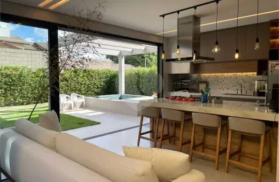 Casa  à venda com 3 quartos, sendo 3 suítes,  no condomínio vita verdi, valinhos - sp