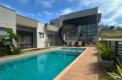 Casa  à venda com 3 quartos, sendo 3 suítes,  no condomínio campo de toscana, vinhedo - sp