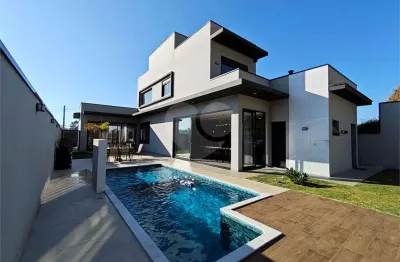 Casa  à venda com 3 quartos, sendo 3 suítes,  no condomínio villa d&apos; oro, vinhedo - sp