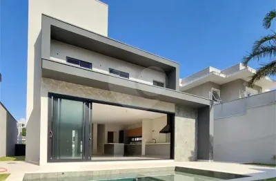 Casa  à venda com 3 quartos, sendo 3 suítes,  no condomínio recanto dos paturis, vinhedo - sp