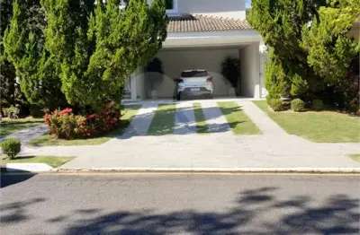 Casa  à venda com 3 quartos, sendo 1 suíte,  no condomínio bosque de greviléa, vinhedo - sp