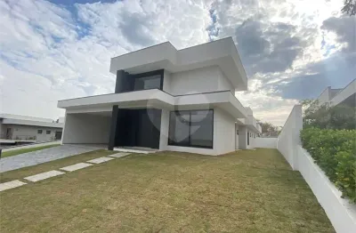 Casa  à venda com 3 quartos, sendo 3 suítes,  no condomínio campo de toscana, vinhedo - sp