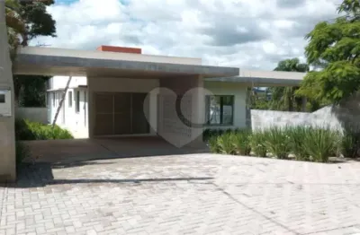 Casa  à venda com 4 quartos, sendo 4 suítes,  no condomínio estância marambaia, vinhedo - sp