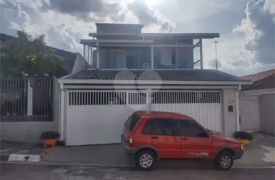 Casa para alugar com 3 quartos, sendo 1 suíte,  no centro, vinhedo - sp