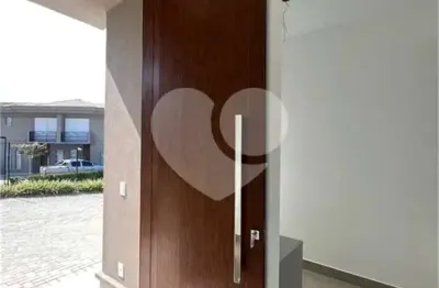 Casa  à venda com 3 quartos, sendo 3 suítes,  no condomínio quinta das parreiras, valinhos - sp