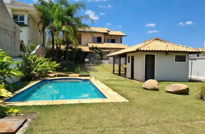 Casa  à venda com 4 quartos, sendo 2 suítes,  no condomínio bosque de greviléa, vinhedo - sp