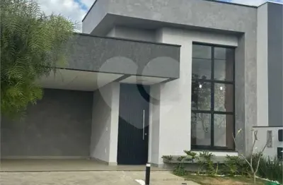 Casa  à venda com 3 quartos, sendo 1 suíte,  no condomínio monterrey terras de yucatan, monte mor - sp