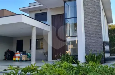 Casa  à venda com 3 quartos, sendo 3 suítes,  no condomínio reserva dos vinhedos, louveira - sp