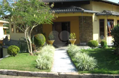 Casa  à venda com 4 quartos, sendo 2 suítes,  no condomínio estância marambaia, vinhedo - sp