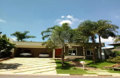 Casa  à venda com 3 quartos, sendo 1 suíte,  no condomínio bosque de greviléa, vinhedo - sp