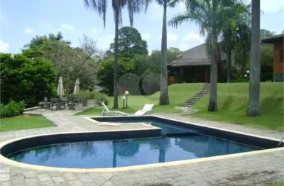 Casa  à venda com 5 quartos, sendo 3 suítes,  no condomínio estância marambaia, vinhedo - sp