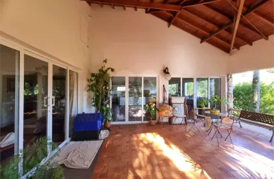 Casa  à venda com 2 quartos, sendo 1 suíte,  no condomínio vale da santa fé, vinhedo - sp