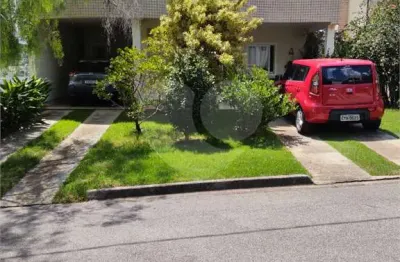 Casa  à venda com 3 quartos, sendo 1 suíte,  no condomínio picollo villaggio, louveira - sp