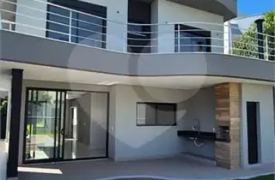 Casa  à venda com 3 quartos, sendo 3 suítes,  no condomínio reserva dos vinhedos, louveira - sp