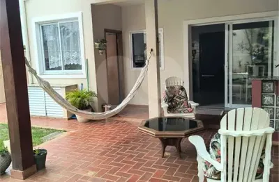 Casa  à venda com 3 quartos, sendo 1 suíte,  no condomínio residencial grape village, vinhedo - sp