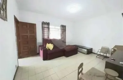 Casa à venda com 3 quartos, sendo 1 suíte,  no centro, vinhedo - sp