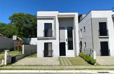 Casa  à venda com 3 quartos, sendo 3 suítes,  no condomínio villaggio maranello, vinhedo - sp