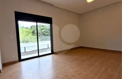 Casa  à venda com 4 quartos, sendo 3 suítes,  no condomínio portal do jequitibá, valinhos - sp