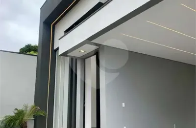 Casa à venda com 3 quartos, sendo 1 suíte,  em pinheirinho, vinhedo - sp