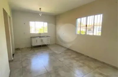 Casa à venda na Rua Antônio Faustino Dos Santos, Faixa Azul, Louveira