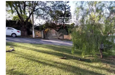 Casa à venda com 3 quartos, sendo 1 suíte,  no centro, vinhedo - sp