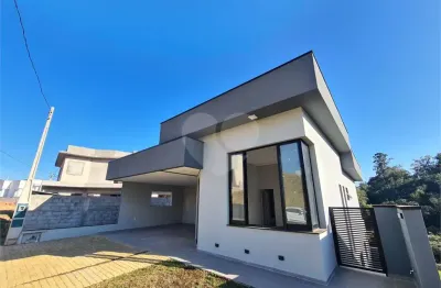 Casa  à venda com 3 quartos, sendo 3 suítes,  no condomínio reserva dos jatobas, louveira - sp