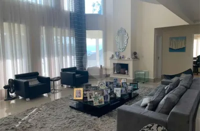 Casa  à venda com 5 quartos, sendo 4 suítes,  no condomínio terras de santa tereza, itupeva - sp