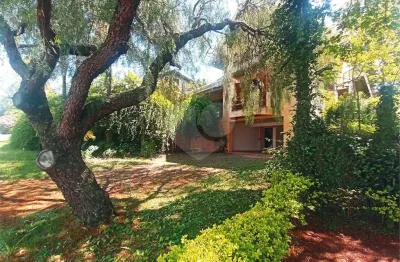 Casa  à venda com 3 quartos, sendo 1 suíte,  no condomínio estância marambaia, vinhedo - sp