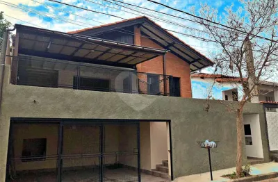 Casa à venda com 3 quartos, sendo 3 suítes,  no centro, vinhedo - sp