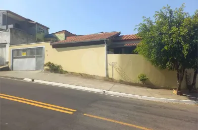 Casa à venda com 3 quartos, sendo 1 suíte,  em capela, vinhedo - sp