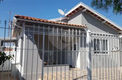 Casa à venda com 3 quartos, sendo 1 suíte,  em vila planalto, vinhedo - sp
