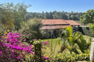 Casa  à venda com 3 quartos, sendo 1 suíte,  no condomínio estância marambaia, vinhedo - sp