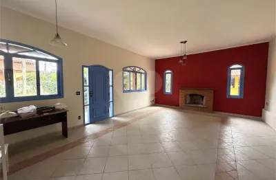 Casa  para alugar com 4 quartos, sendo 2 suítes,  no condomínio vinhas da vista alegre - lado sede, vinhedo - sp