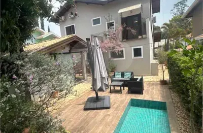 Casa  à venda com 3 quartos, sendo 3 suítes,  no condomínio Braziliana, Valinhos - SP