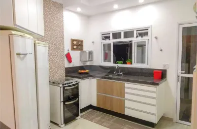 Casa  à venda com 3 quartos, sendo 1 suíte,  no condomínio Residencial Grape Village, Vinhedo - SP