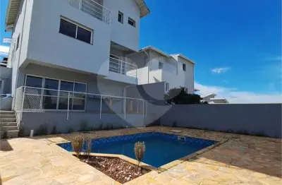 Casa  à venda ou para alugar com 4 quartos, sendo 4 suítes,  no condomínio Terras de São Francisco, Vinhedo - SP