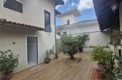 Casa  à venda com 4 quartos, sendo 2 suítes,  no condomínio Grape Village, Vinhedo - SP