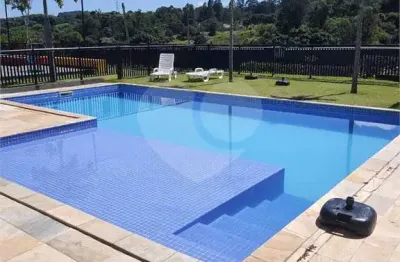 Apartamento para alugar com 2 quartos, sendo 1 suíte,  no condomínio Campo di Fiore, Vinhedo - SP