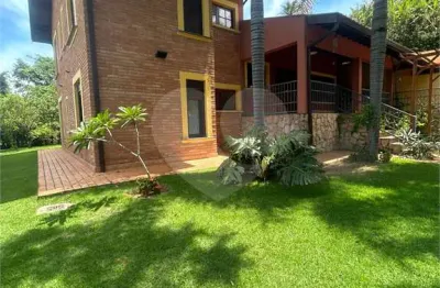 Casa  à venda ou para alugar com 3 quartos, sendo 3 suítes,  no condomínio São Joaquim, Vinhedo - SP