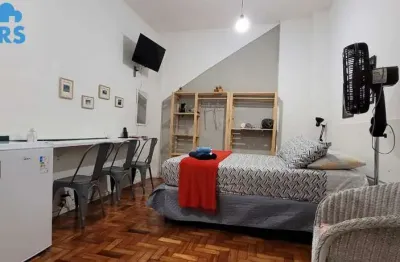Studio mobiliado e pronto para rendimento imediato no catete!