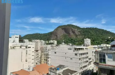 Conjugado reformado vista livre para as montanhas, próximo da atlântica, 1 quarto, 1 banheiro e cozinha kit, portaria 24 hs e câmera.