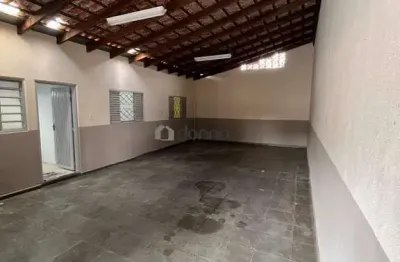 Casa com 3 quartos à venda na Rua Londrina, Parque das Gameleiras, Uberaba